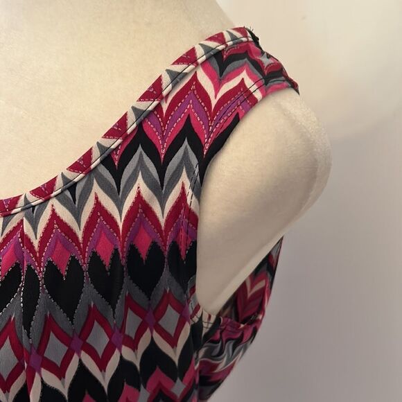 IZ Byer sleeveless pink black patterned blouse Size L - Picture 4 of 9